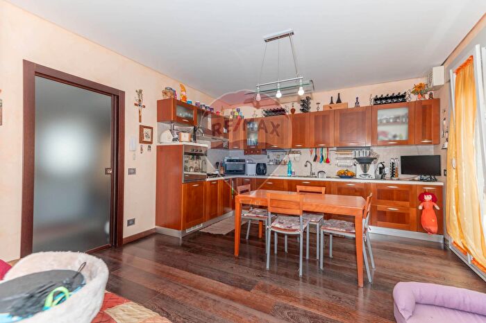 Appartamento con 7 locali in vendita in Ragusa