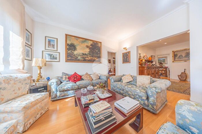 Appartamento con 5 locali in vendita in Via Conca dOro, Roma