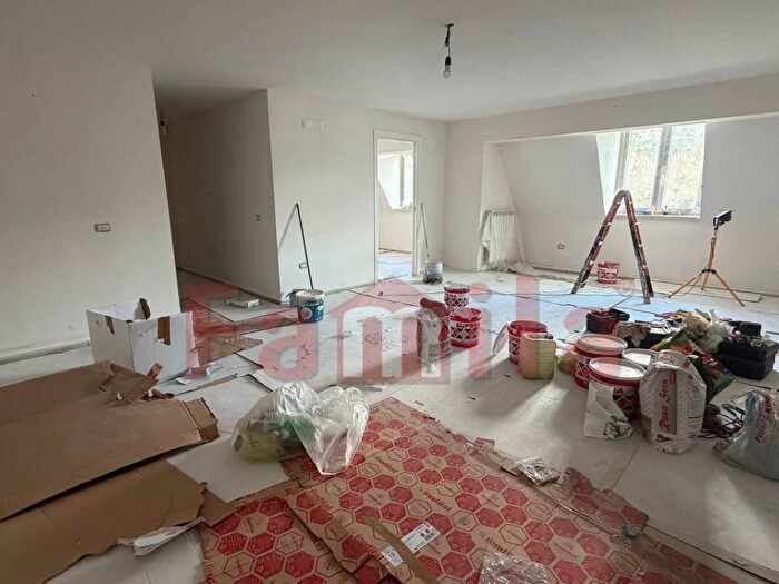 Appartamento trilocale in affitto in Via Michelangelo, Sirignano