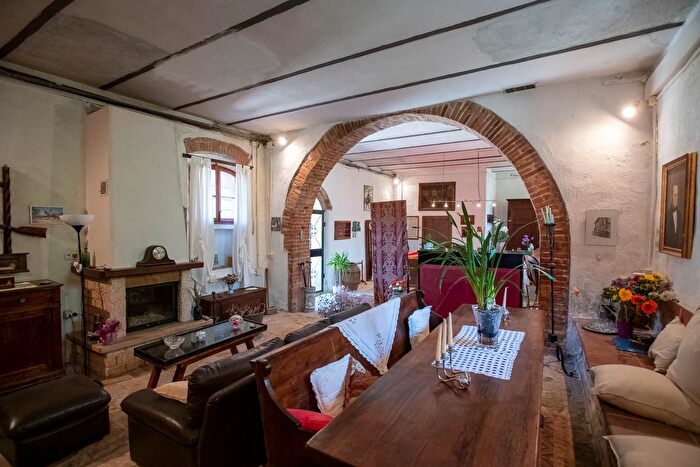 Casa in vendita in Trequanda