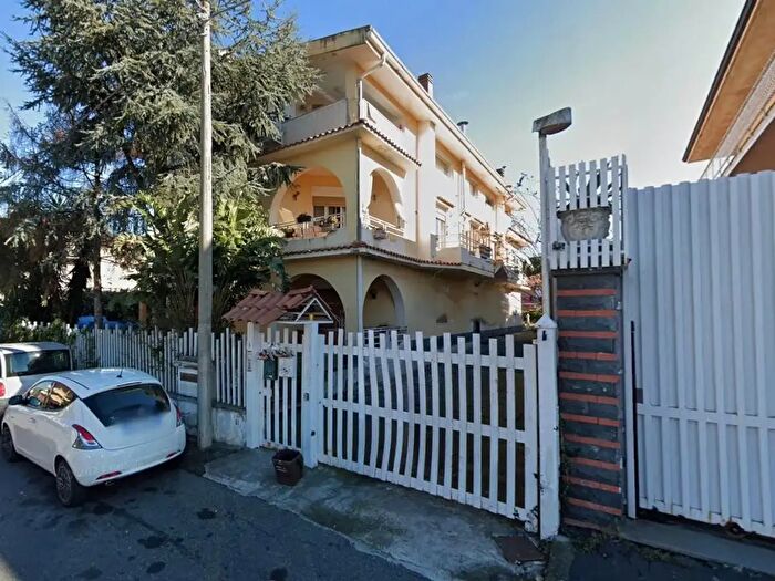 Appartamento trilocale in vendita in Via Imola, San Giovanni La Punta