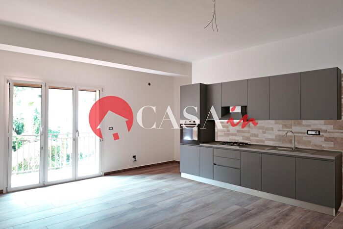 Appartamento con 5 locali in vendita in Largo Arcipeschieri, Messina