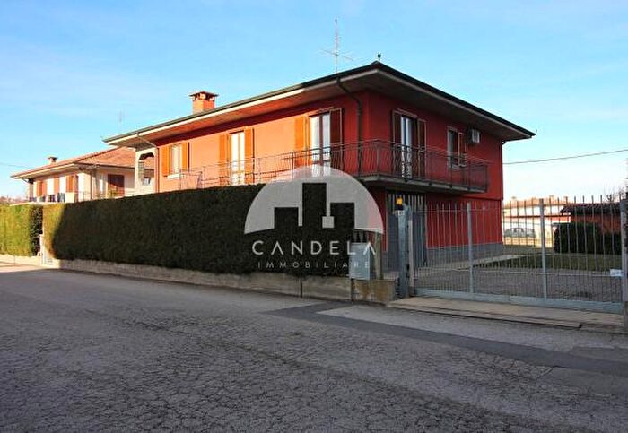 Casa con 6 locali in vendita in Via Felice Ballauri, Farigliano