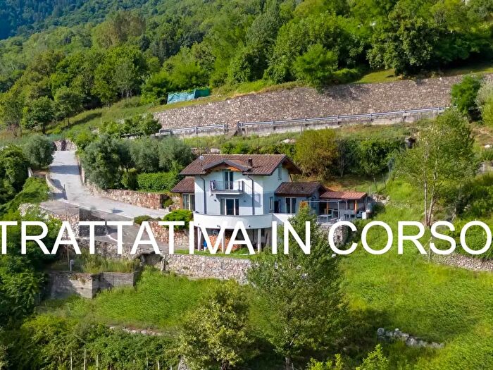 Casa con 6 locali in vendita in Via Provinciale, Mello