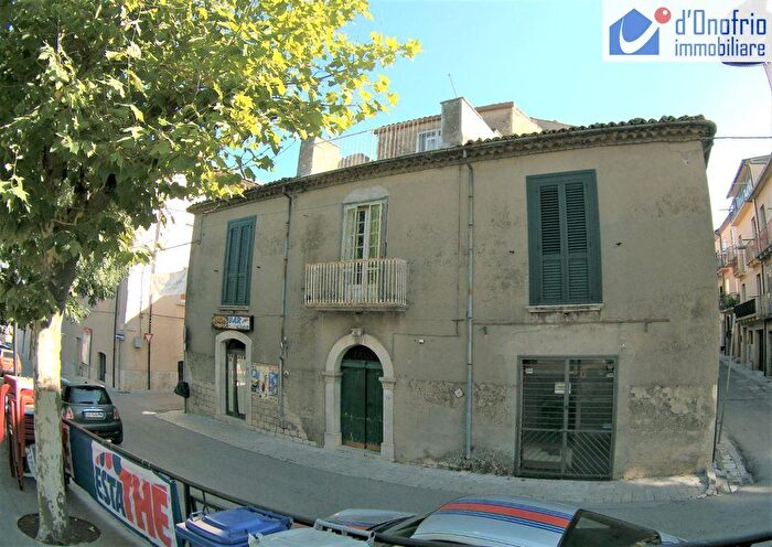 Appartamento con 10 locali in vendita in Riccia