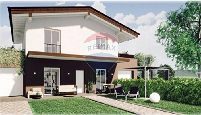 Appartamento quadrilocale in vendita in Desenzano Del Garda