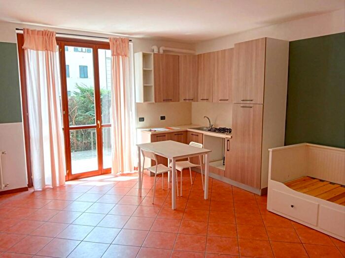 Appartamento monolocale in affitto in Centro, Montorfano