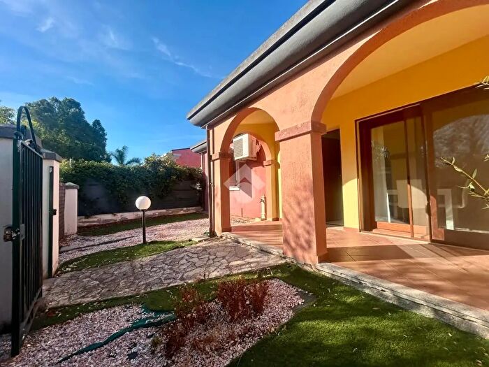 Casa trilocale in vendita in Via Pantelleria, Capoterra