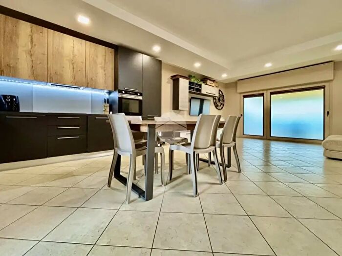 Appartamento bilocale in vendita in Via La Pozza, Lonato