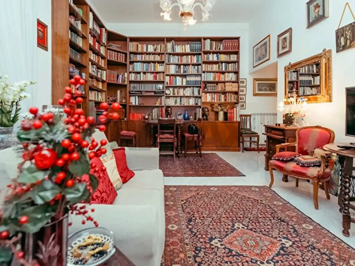 Appartamento trilocale in vendita in Via Premuda, Roma