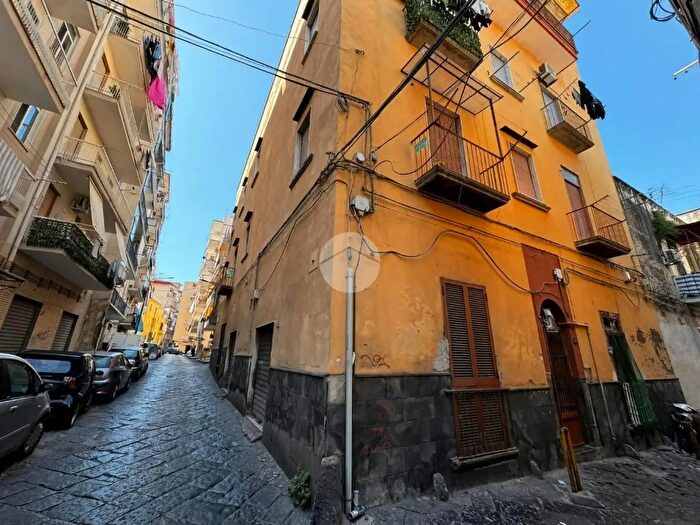 Appartamento quadrilocale in vendita in Piazza Luigi Palomba, Torre Del Greco