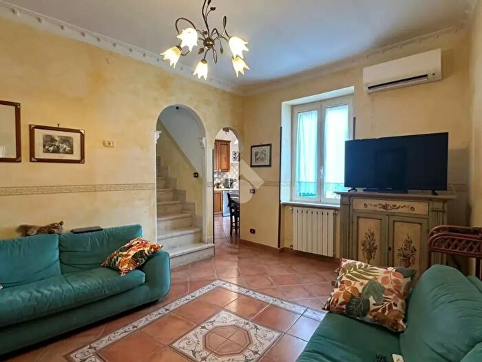Appartamento trilocale in vendita in Via Tomassi, Segni