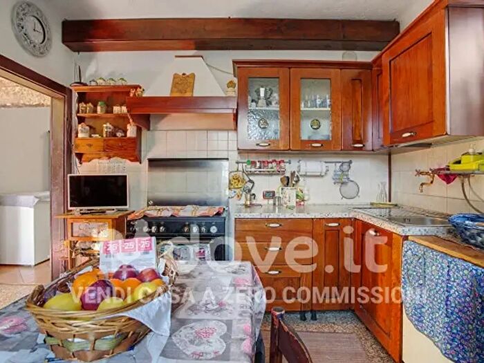 Casa quadrilocale in vendita in Via Piandolina, Montegrino Valtravaglia