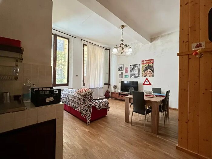 Appartamento bilocale in vendita in Bologna