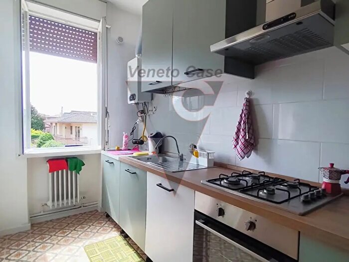 Appartamento quadrilocale in vendita in Via Antonio Gramasci, Camponogara