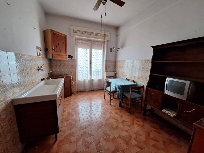 Appartamento con 5 locali in affitto in Via Martiri della Benedicta, Centro, Vignole Borbera