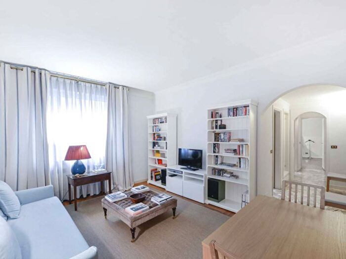 Appartamento bilocale in affitto in Via Pantano, Missori, Milano