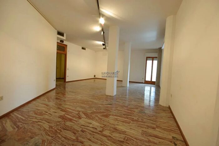 Appartamento con 7 locali in vendita in San Giustino