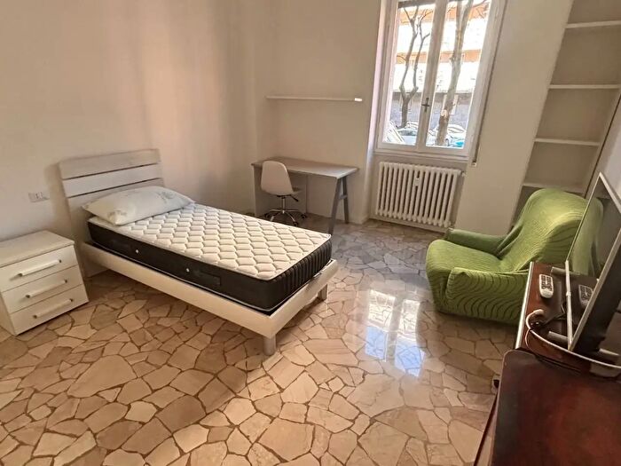 Appartamento trilocale in affitto in Via Caracciolo, Milano