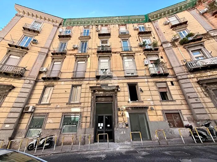 Appartamento trilocale in affitto in Via Torquato Tasso, Napoli