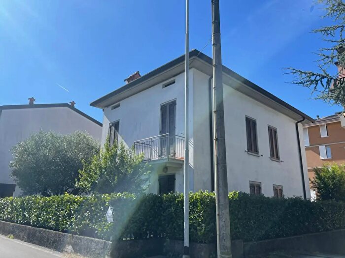 Casa con 6 locali in vendita in Via a Nosari, Osio Sotto