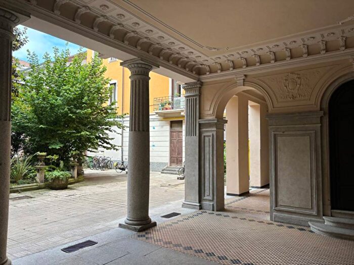 Appartamento quadrilocale in affitto in Via Spartaco, Montenero, Milano