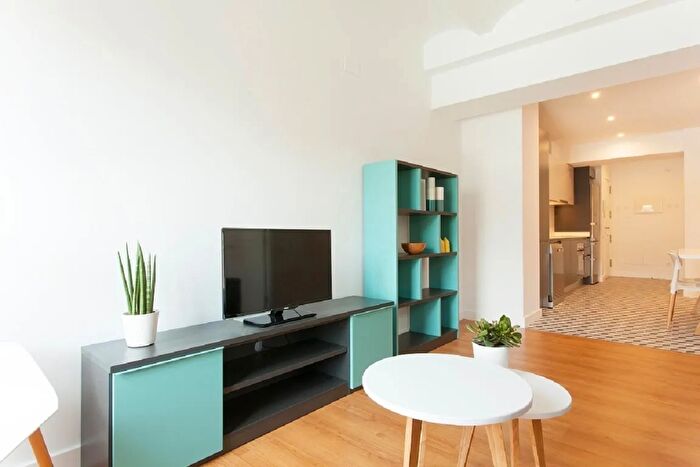 Appartamento bilocale in affitto in Via Teodoro Frizzoni, Bergamo