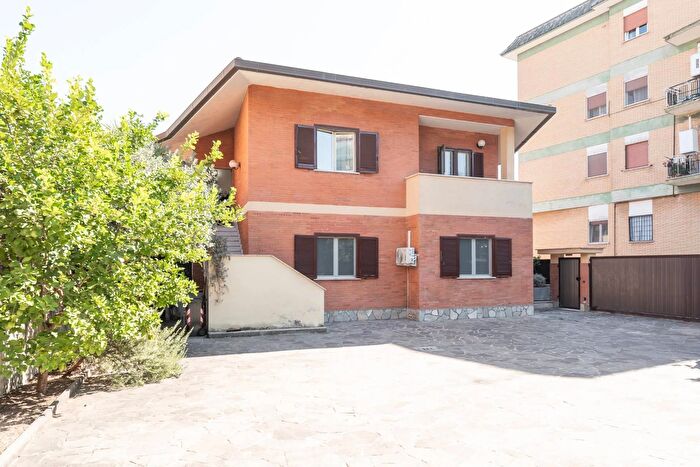 Appartamento quadrilocale in vendita in Via San Martino, Monterotondo