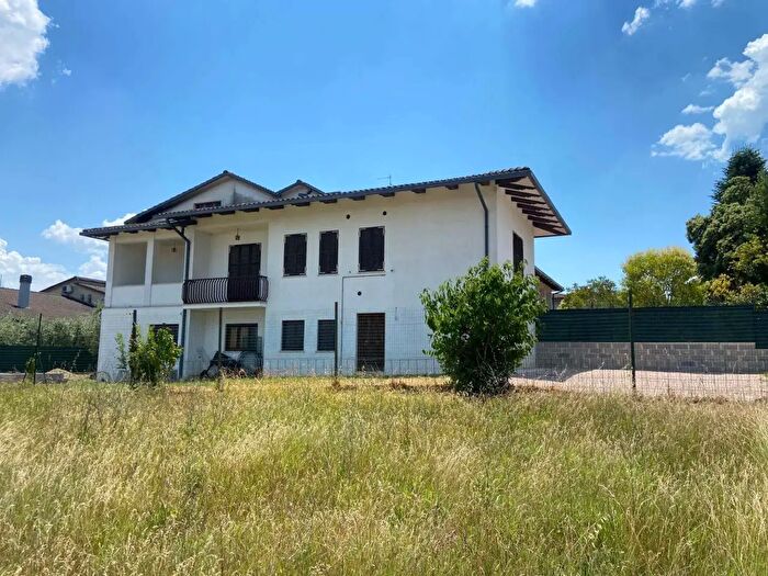 Casa con 6 locali in vendita in Via Pio Dominici, Marsciano