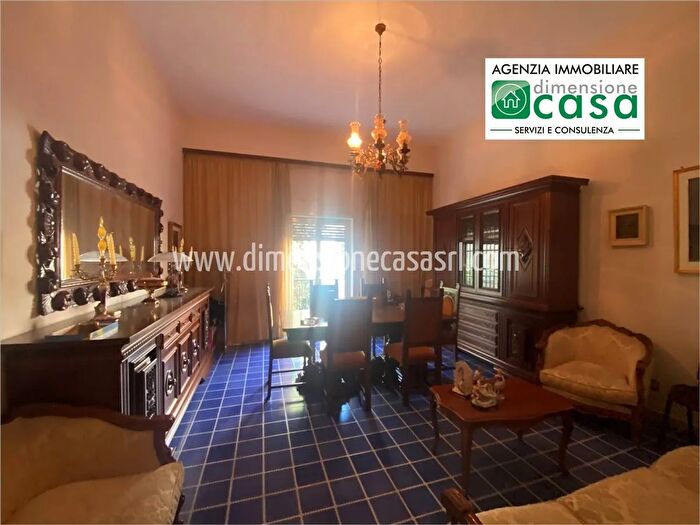 Appartamento con 6 locali in vendita in Via Giovanni Verga, Caltanissetta