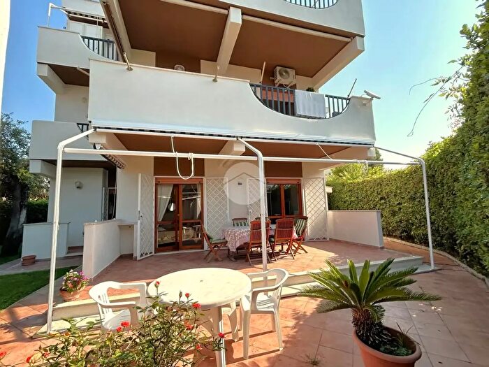 Appartamento quadrilocale in vendita in a Via delle Begonie, Anzio