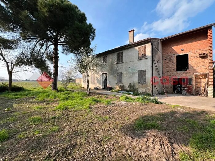 Casa con 7 locali in vendita in Via San Pietro, Isola Rizza