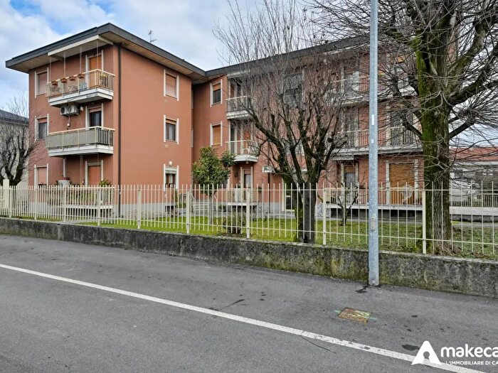 Appartamento trilocale in vendita in Via Verona, Dresano