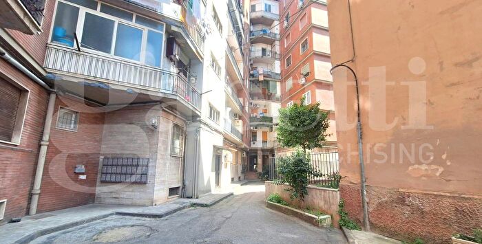 Appartamento quadrilocale in vendita in Via Vecchia Poggioreale, Napoli