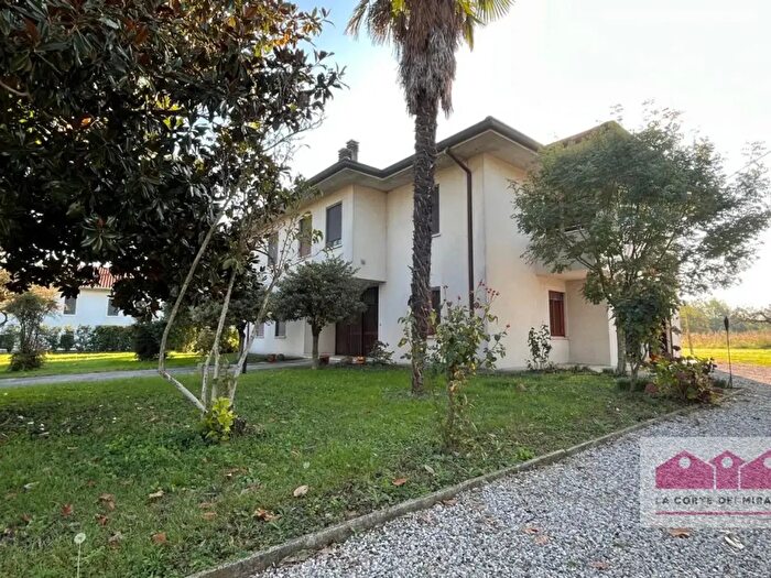 Casa con 6 locali in affitto in Via Rasega, Grumolo Delle Abbadesse