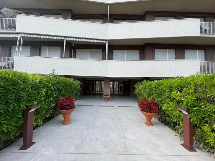 Appartamento con 5 locali in vendita in Livorno