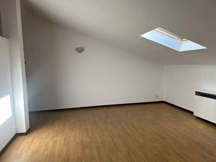 Appartamento bilocale in vendita in Via Calabria, Voghera