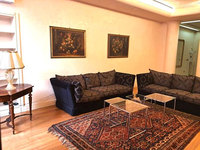 Appartamento con 6 locali in affitto in Piazza Barberini, Centro Storico, Roma
