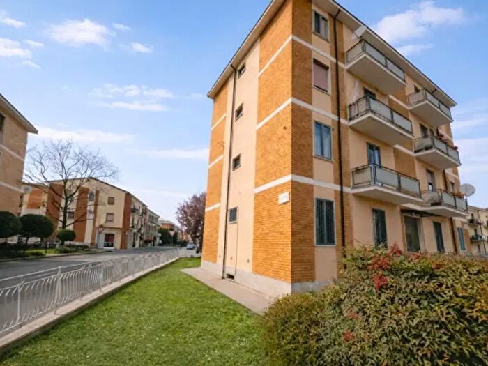 Appartamento quadrilocale in vendita in Via Ferrante Gonzaga, Piacenza