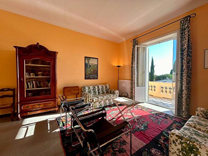 Casa con 6 locali in affitto in Regione Paradiso, Alassio