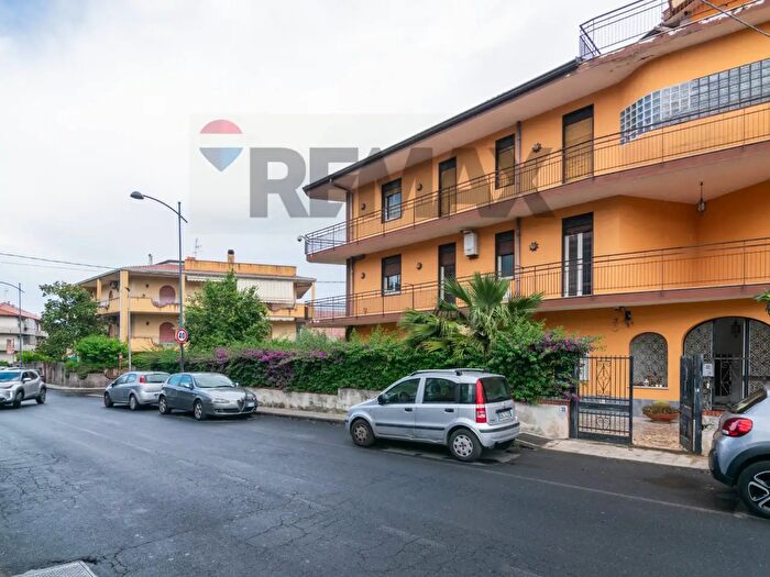 Appartamento trilocale in vendita in Via Regione Siciliana, Mascalucia