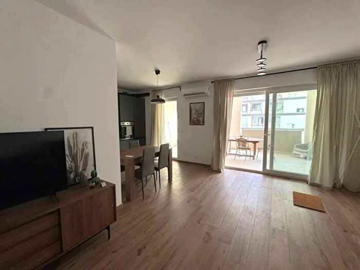 Appartamento trilocale in affitto in Via Mario Giannini, Bari
