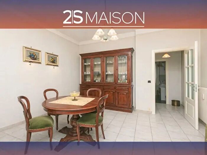 Appartamento con 5 locali in vendita in Via Giuseppe Sapeto b, Genova