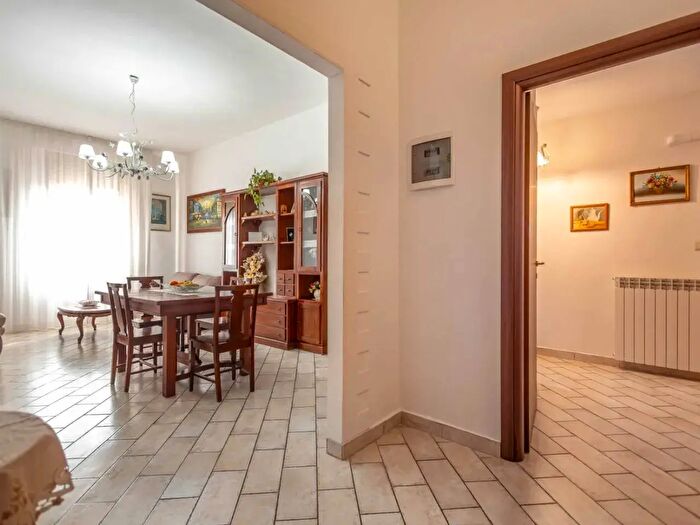 Appartamento con 5 locali in vendita in Pontedera