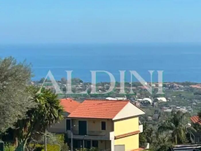 Casa con 6 locali in vendita in Valverde