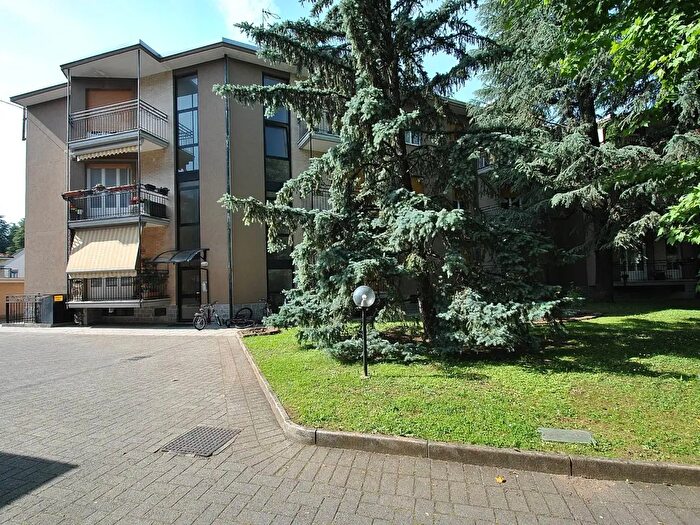 Appartamento trilocale in vendita in Via Grandi, Vimercate