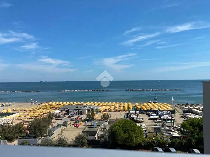 Appartamento trilocale in vendita in Viale Gioacchino Rossini, Ravenna