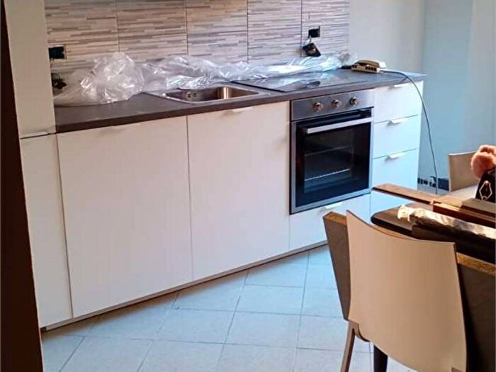 Appartamento trilocale in affitto in GALLERIA CAVOUR ADZE, Centro Storico, Bologna