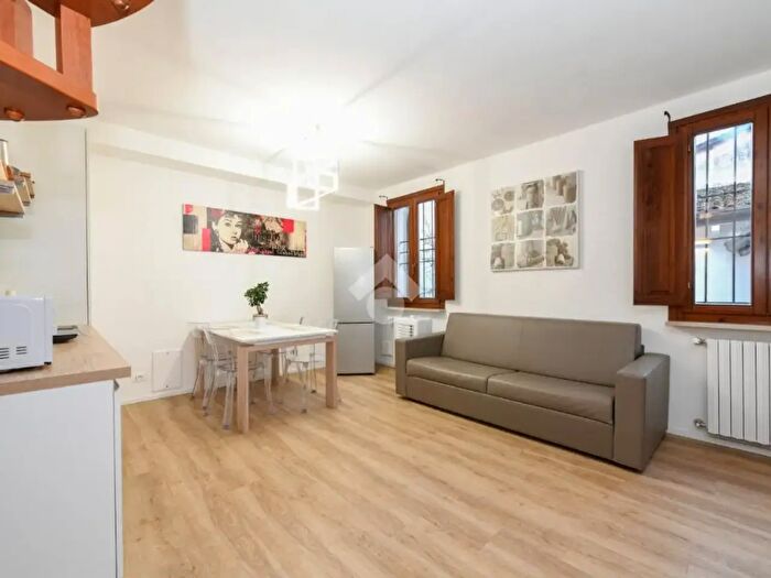 Appartamento bilocale in vendita in Desenzano Del Garda