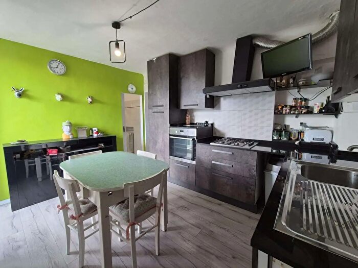 Appartamento con 6 locali in vendita in Via Garibaldi, Jesi